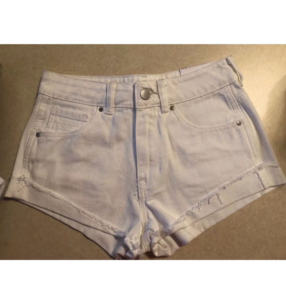 Kendall & Kylie White Cuffed 100% Cotton Shorts